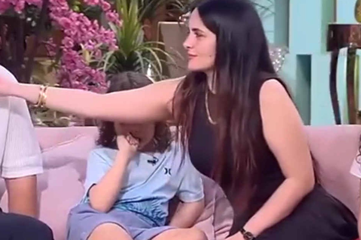 Pogledajte šta je supruga radila selektoru pred kamerama: "Ponižava ga, jadničak"